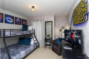 8970-PP 4 Bed Home with Pool, FREE Resort Amenities, near Disney